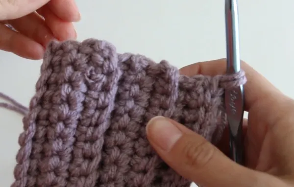 begin crochet mitten body