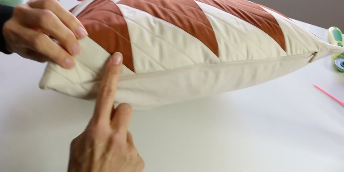 pillow cover with invisible zipper