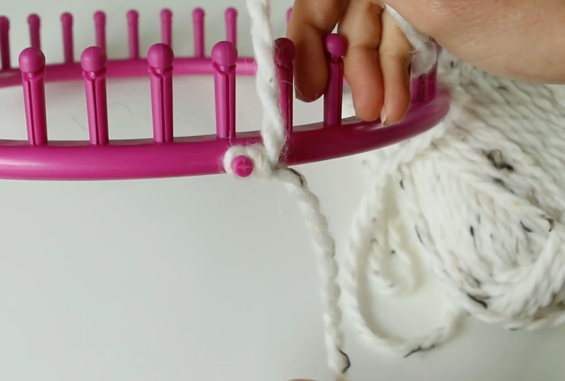 Easy Loom Knitting Hat Video Tutorial - Absolute beginner friendly! -  Melanie Ham